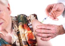 Quel vaccin choisir pour protéger les personnes âgées contre le pneumocoque?